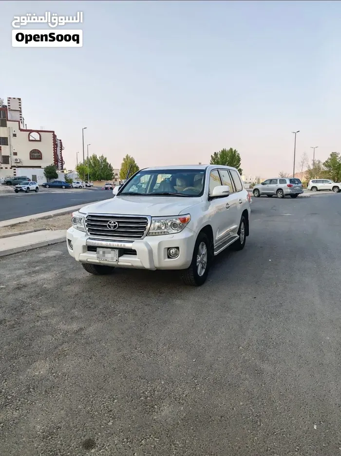 Toyota Land Cruiser 2013 photo 3