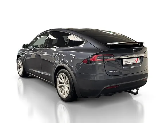 Tesla Model X 2017 photo 2