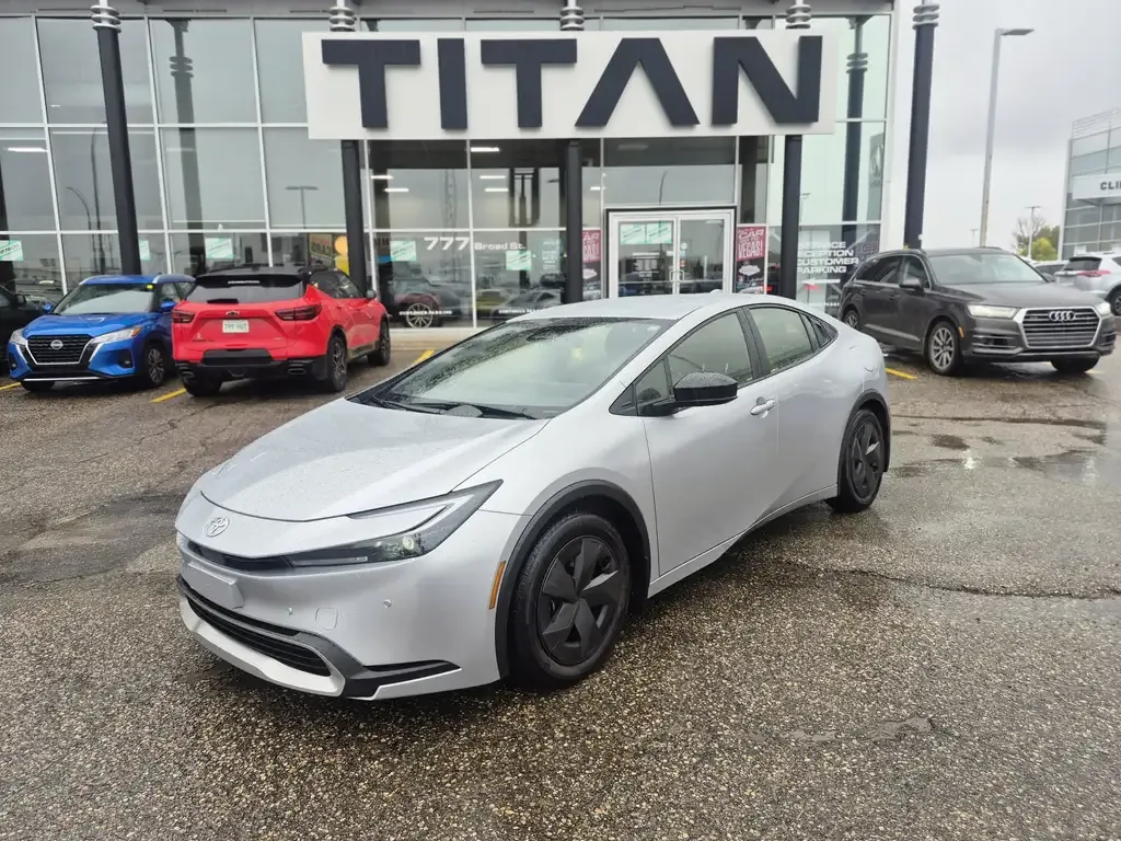 Toyota Prius 2025 photo 2