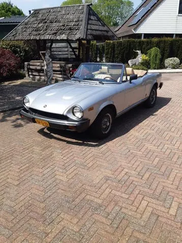 Fiat 124 Spider