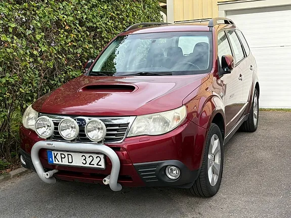 Subaru Forester 2010 photo 2