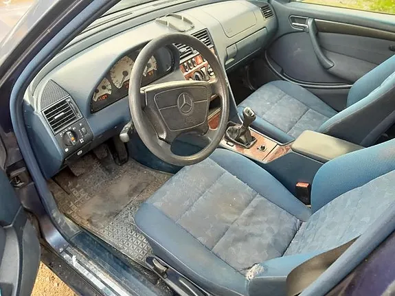 Mercedes-Benz C180 1998 photo 3