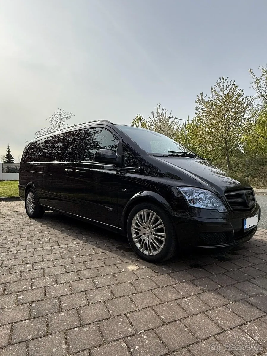 Mercedes-Benz Viano 2013 photo 2