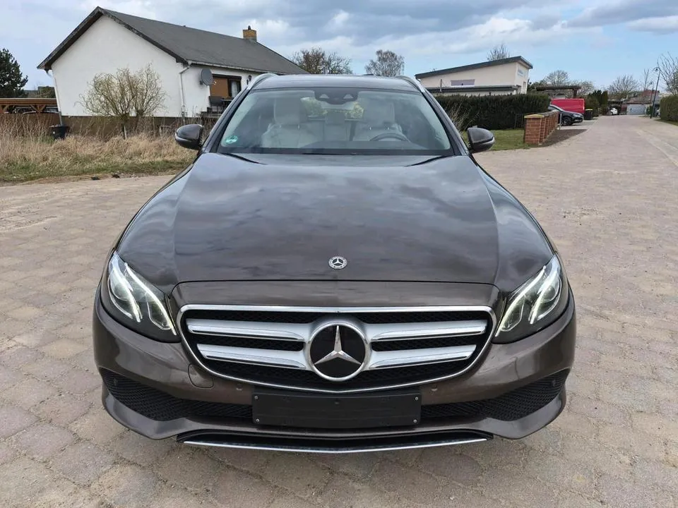 Mercedes-Benz E400