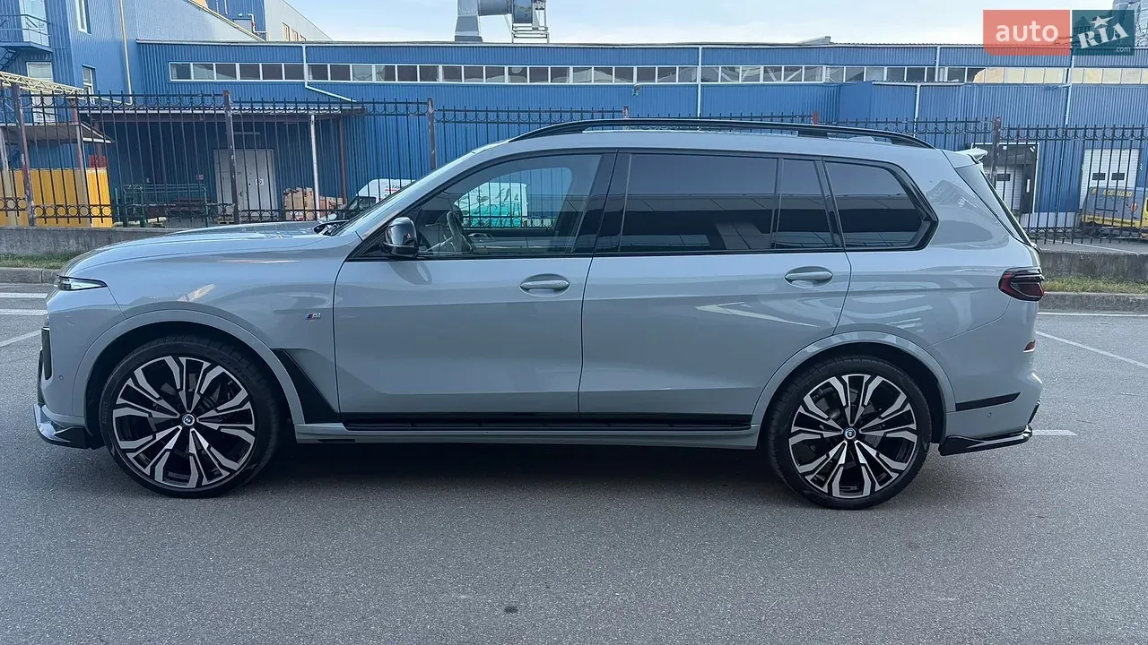 BMW X7 2022 photo 2