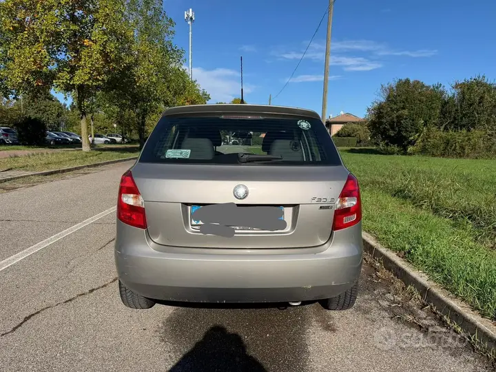 Skoda Fabia 2008 photo 4