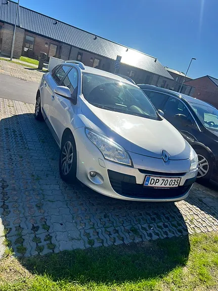 Renault Megane Iii 2011 photo 2