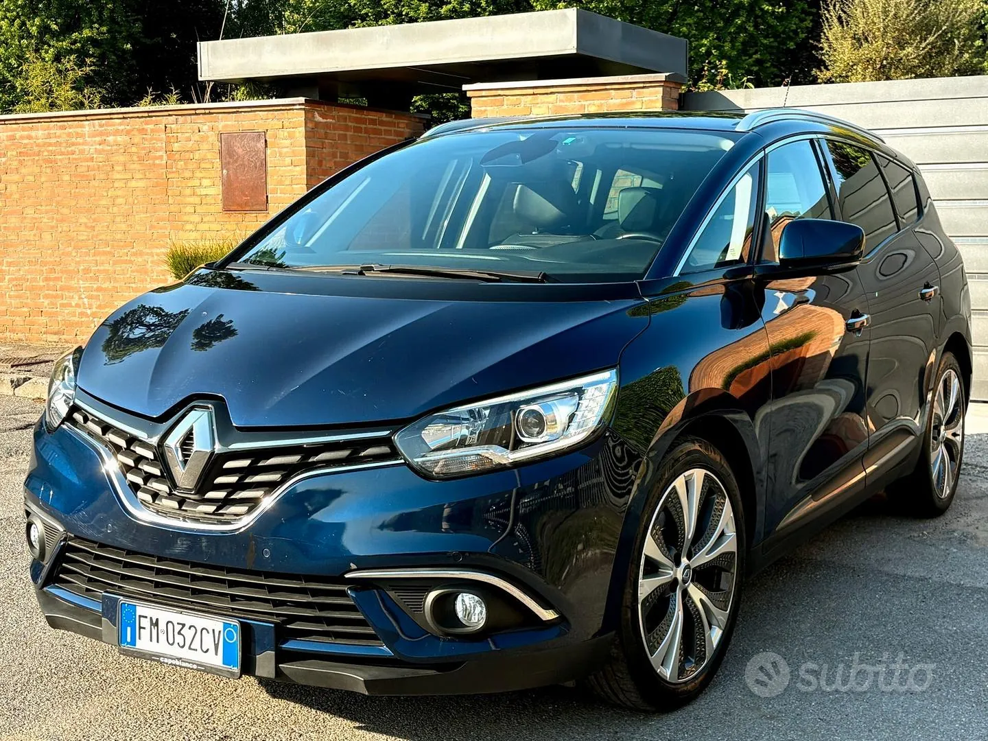 Renault Grand Scénic 2017 photo 2