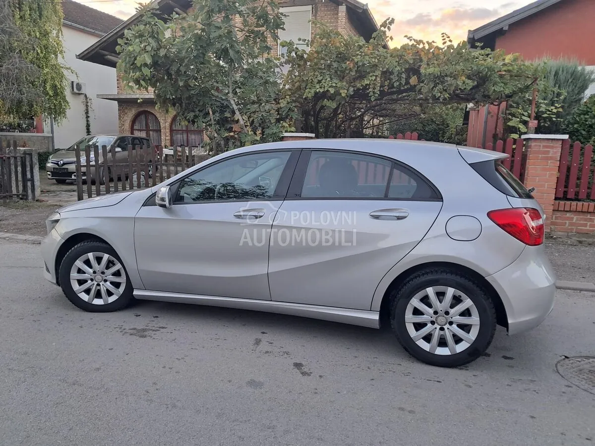 Mercedes-Benz A180 2013 photo 4