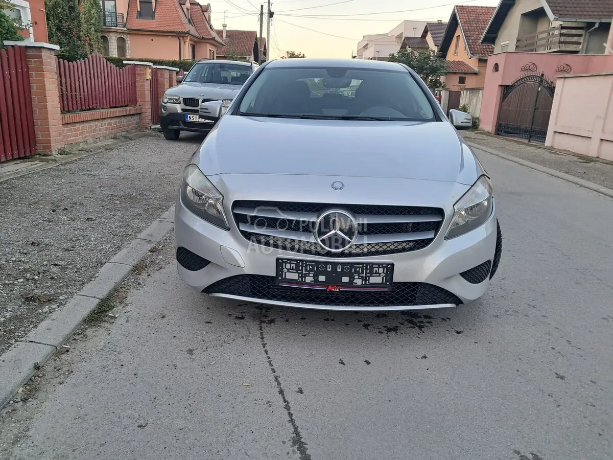 Mercedes-Benz A180 2013 photo 2