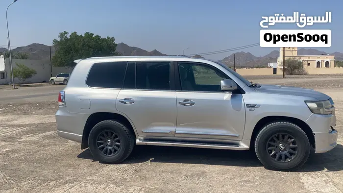 Toyota Land Cruiser 2008 photo 3
