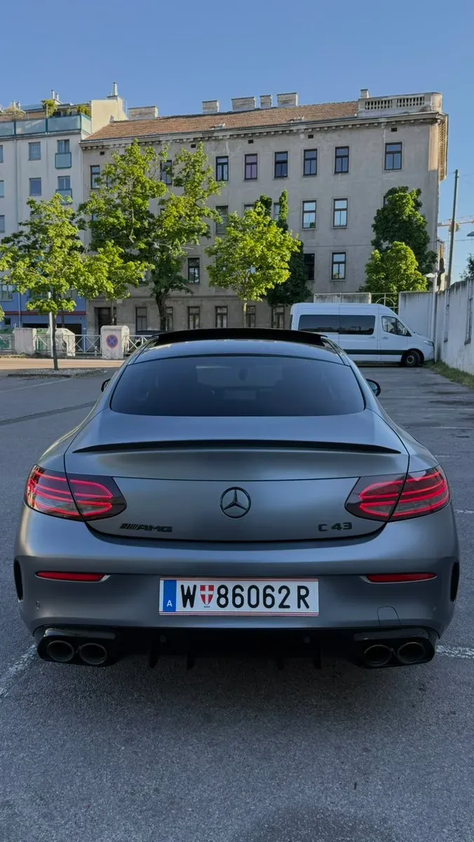 Mercedes-Benz C-Class 2019 photo 2