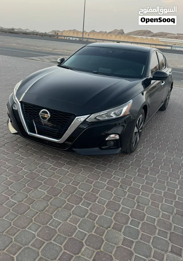 Nissan Altima 2019 photo 2