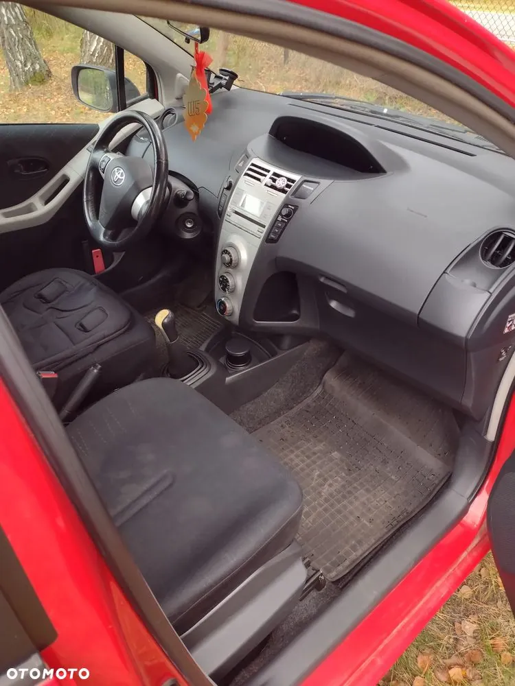 Toyota Yaris 2007 photo 4