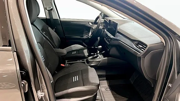 Ford Focus 2024 photo 3