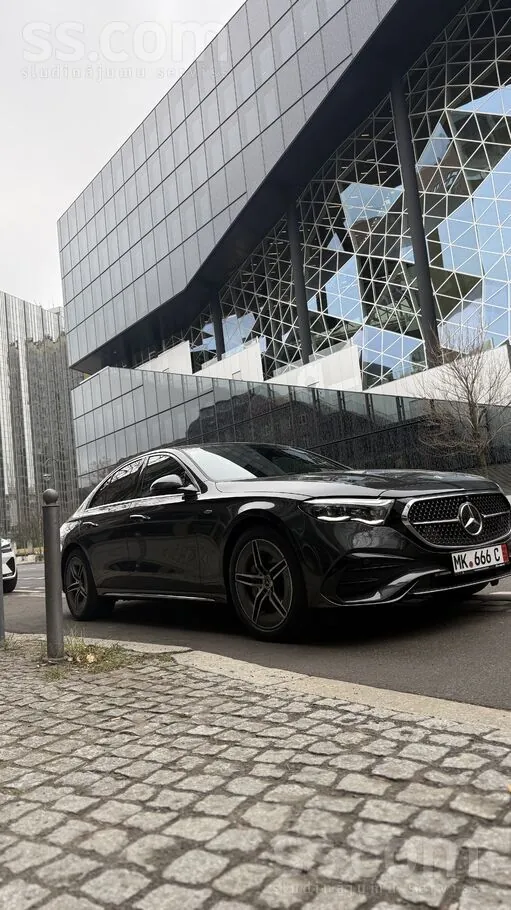 Mercedes-Benz E400E 2024 photo 2