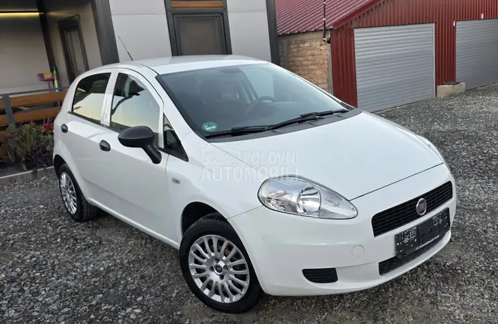 Fiat Grande Punto 2013 photo 4
