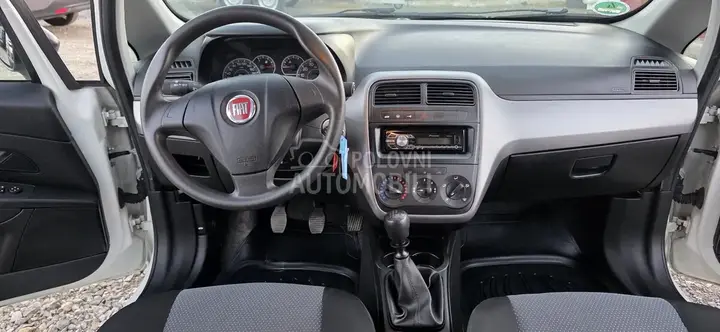 Fiat Grande Punto 2013 photo 2