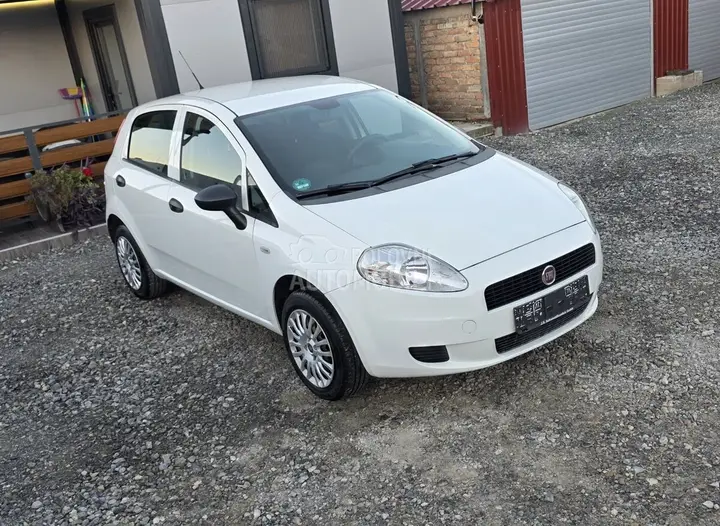 Fiat Grande Punto 2013 photo 3