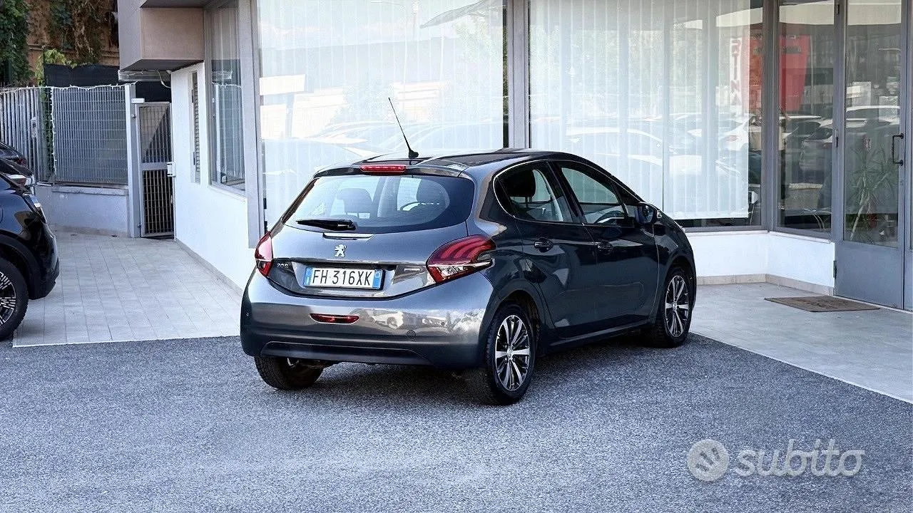 Peugeot 208 2017 photo 5