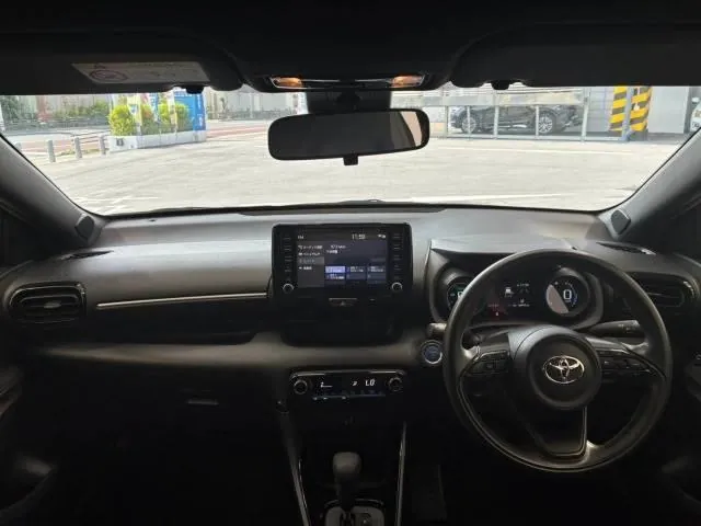 Toyota Yaris Hybrid G 2022 photo 2