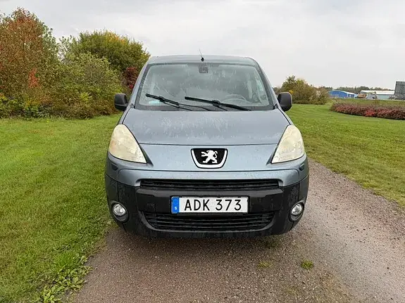 Peugeot Partner 2010 photo 2