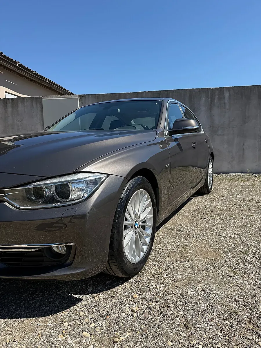 BMW 3Er-Reihe 320I 2013 photo 2