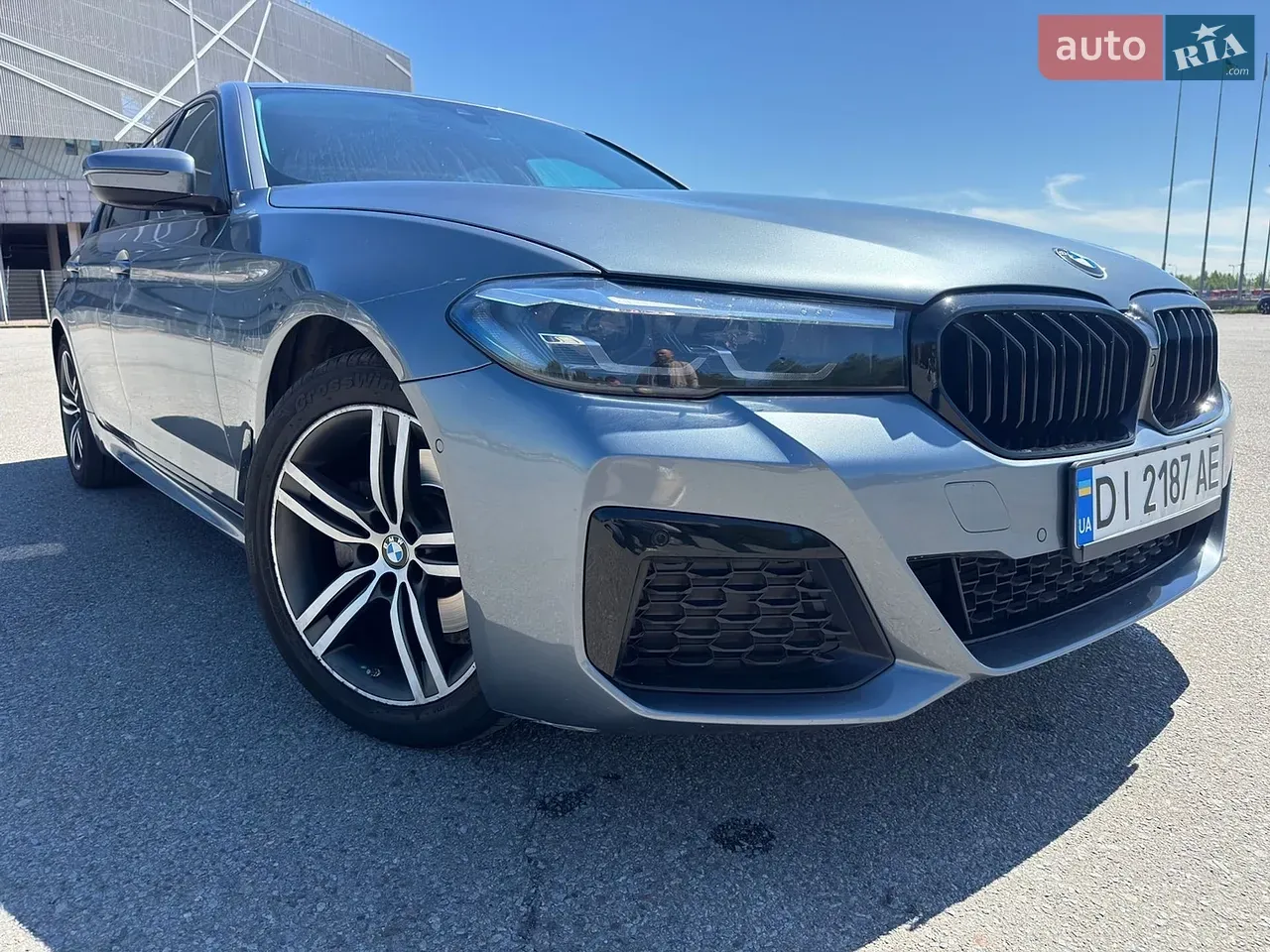BMW 5 Series 2022 photo 2