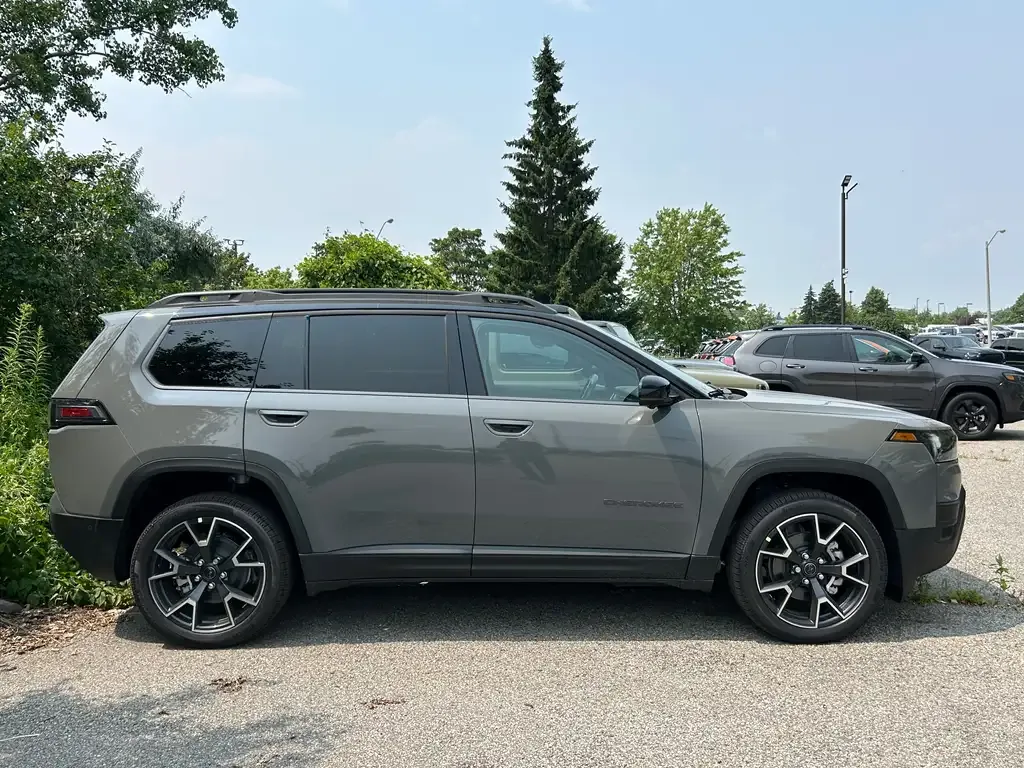 Jeep Cherokee 2026 photo 3