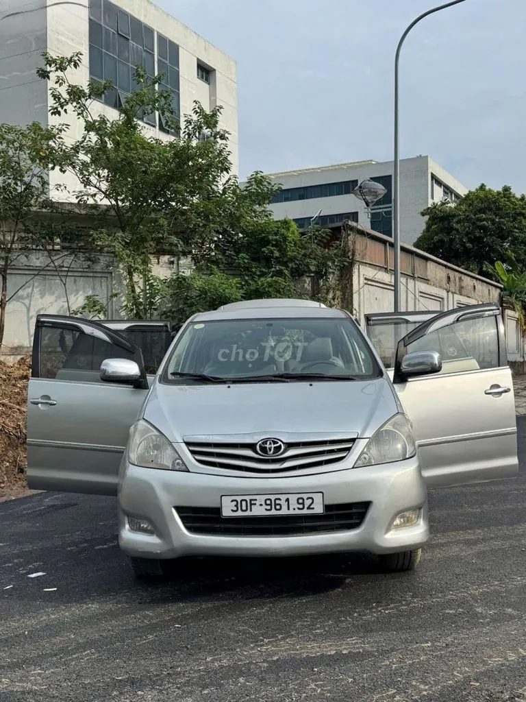 Toyota Innova 2011 photo 5
