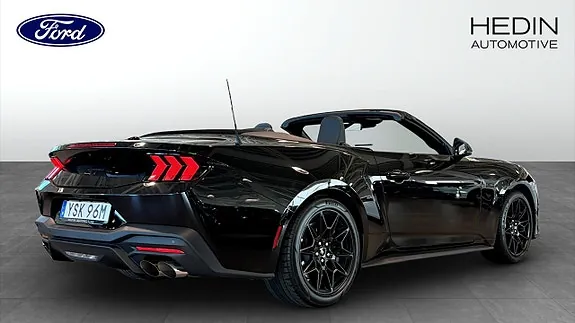 Ford Mustang 2026 photo 2
