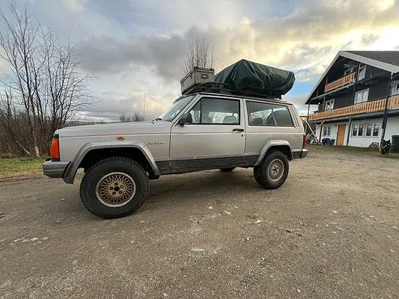 Jeep Cherokee