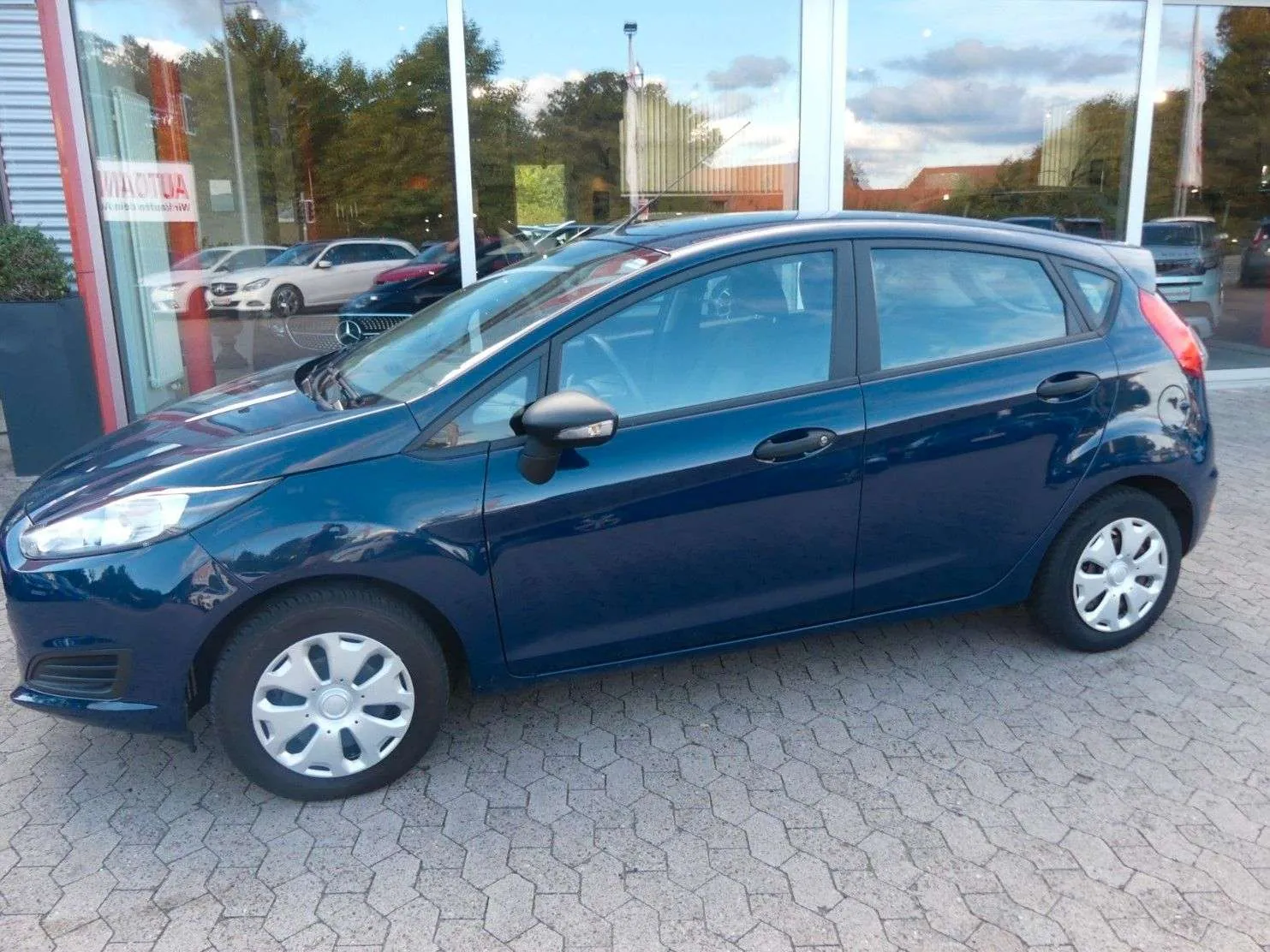 Ford Fiesta 2015 photo 2