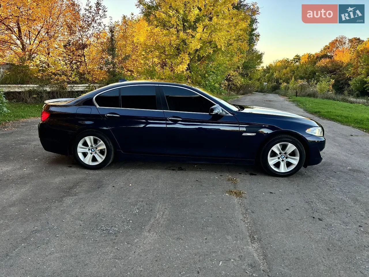 BMW 5 Series 2011 photo 3