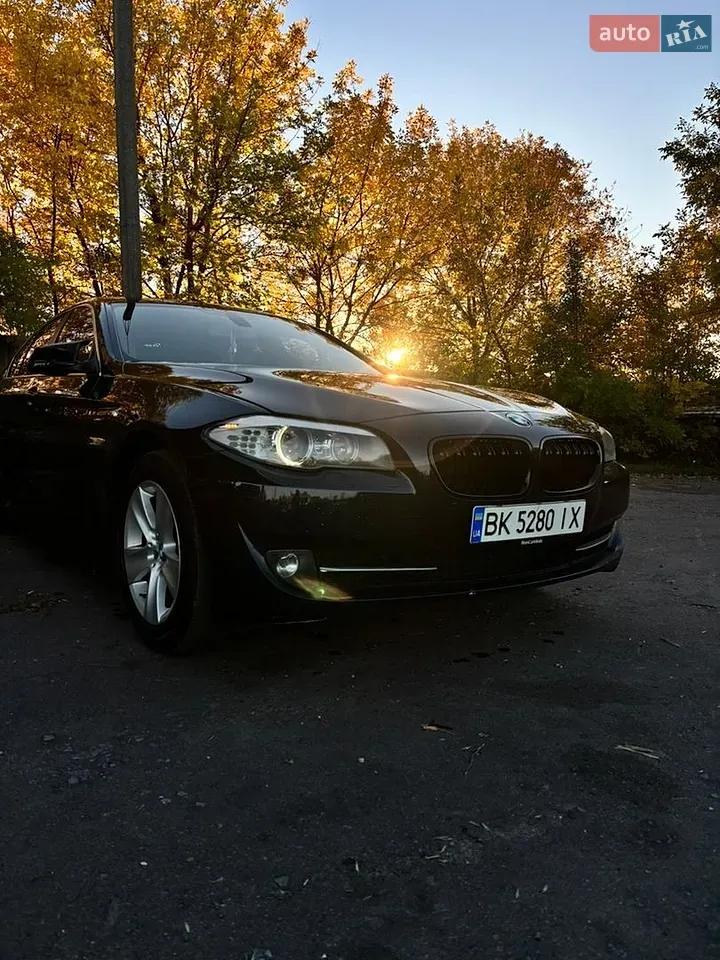 BMW 5 Series 2011 photo 4