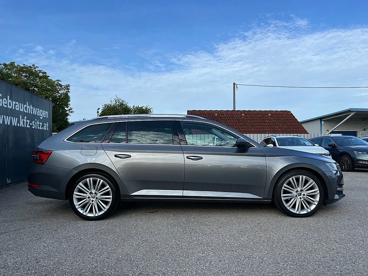 Skoda Superb 2022 photo 2
