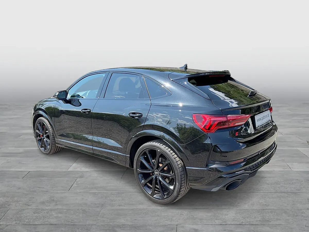 Audi Q3 2023 photo 3