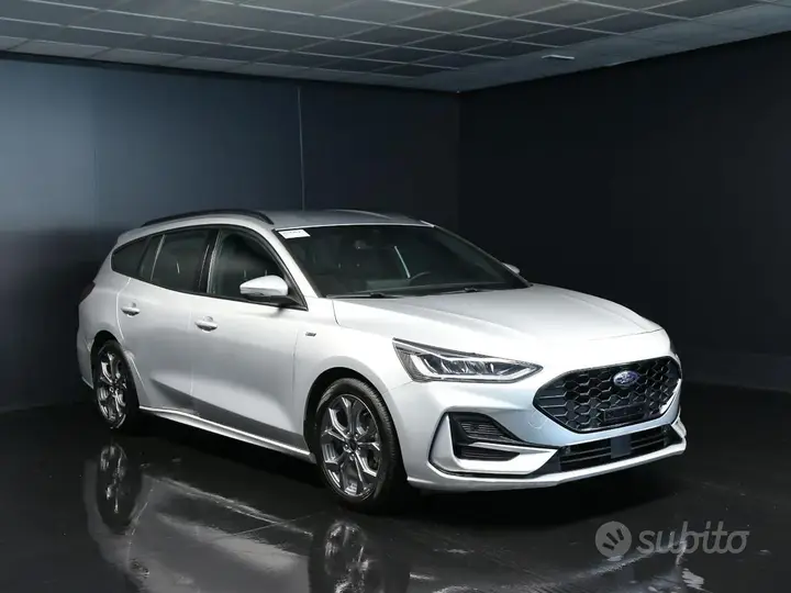 Ford Focus 2023 photo 3