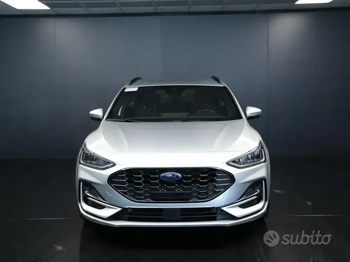 Ford Focus 2023 photo 2