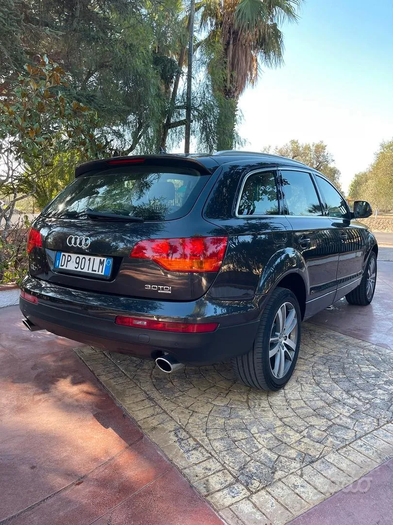 Audi Q7 2008 photo 4