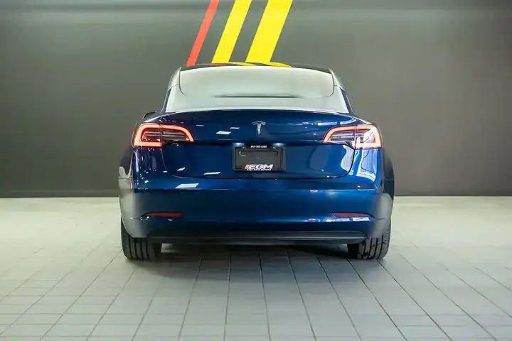 Tesla Model 3 2022 photo 4
