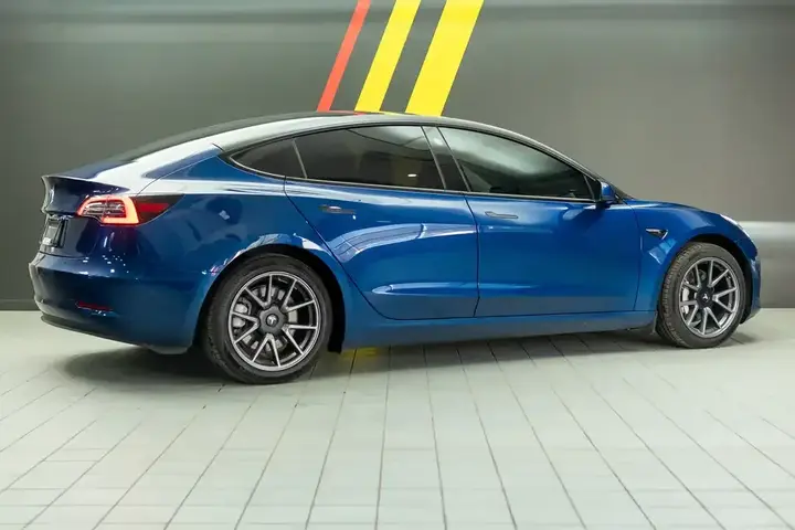 Tesla Model 3 2022 photo 5