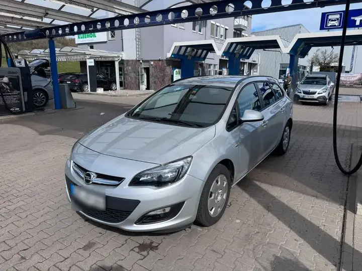 Opel Astra J Sports Tourer