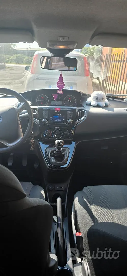 Lancia Ypsilon 2021 photo 4