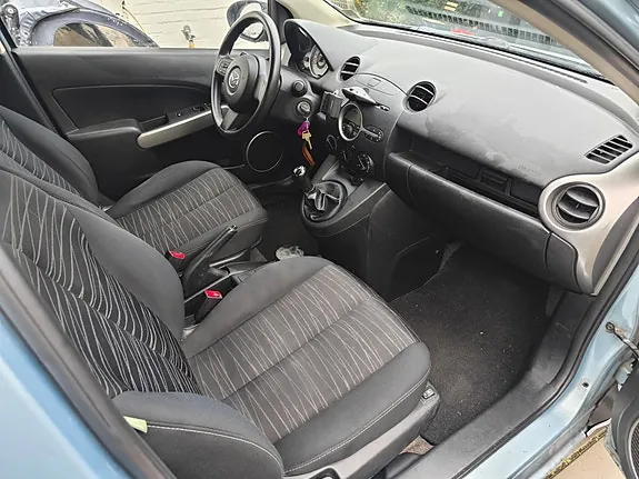 Mazda 2 2008 photo 5