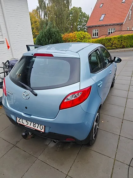 Mazda 2 2008 photo 4