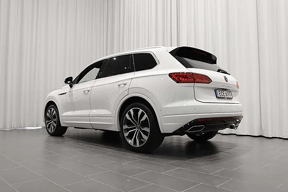 Volkswagen Touareg 2023 photo 3