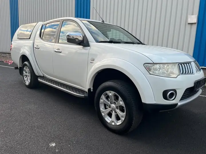 Mitsubishi L200