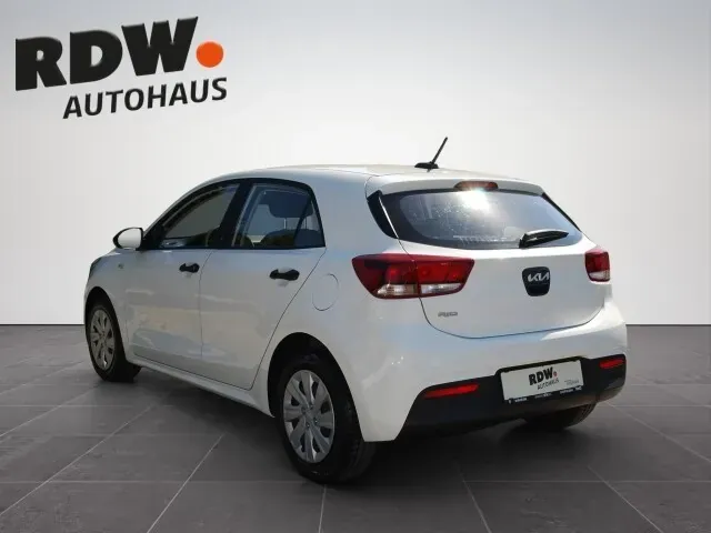 Kia Rio 2023 photo 3