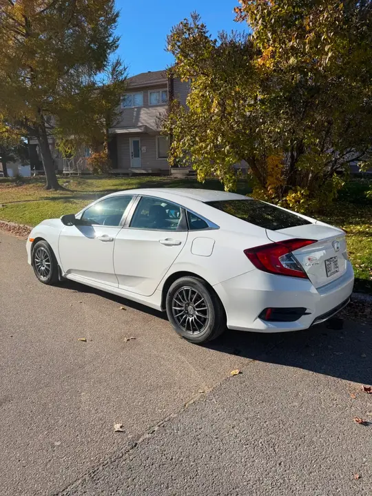 Honda Civic 2020 photo 2